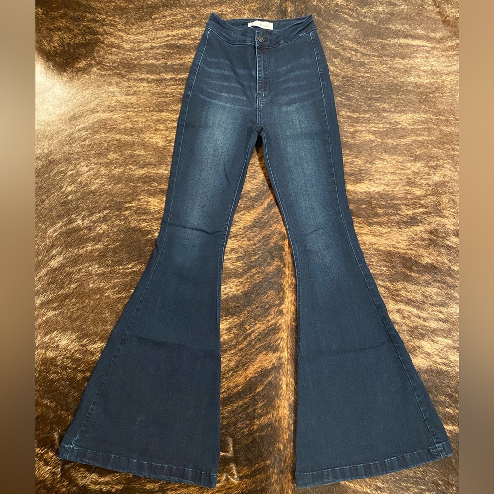 KanCan mega flares